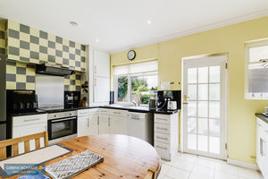 Kitchen- click for photo gallery